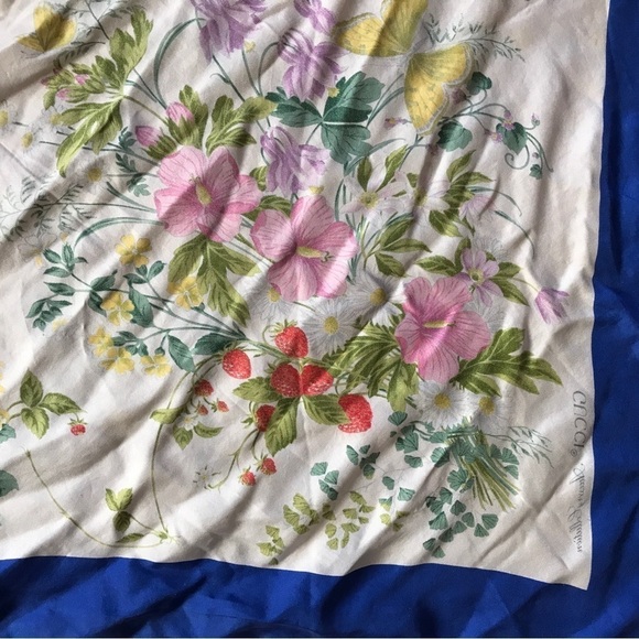 *Vintage* Gucci accessory collection 100% silk floral butterfly scarf - Picture 5 of 13